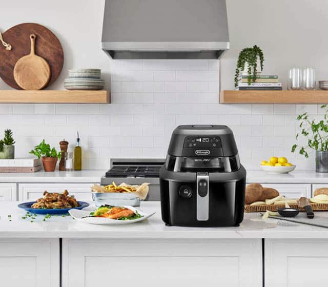 DeLonghi Deep Fryer can cook up to - Euro Kitchens LTD