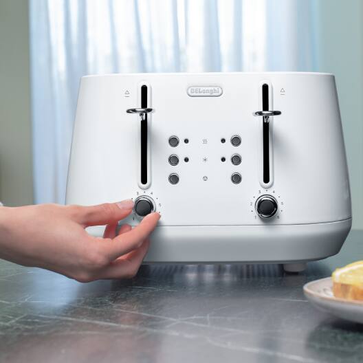 4-slice toaster