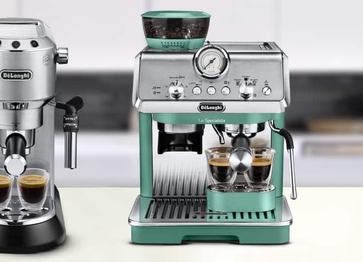 La cafetera manual De'Longhi con molinillo ideal para hacer deliciosos  espresso y lattes está a precio mínimo en