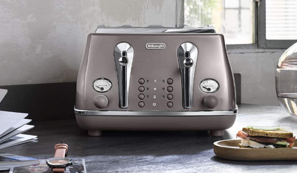 gb-Channel-kitchen-CategoryMood-toaster-CTOT4003.BG-desk-2x2.jpg