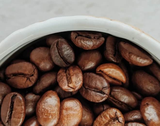 Jednodruhová káva a kávové zmesi – Coffee Lounge